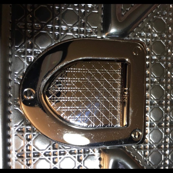 Dior Diorama Medium Metallic Silver Microcannage - Picture 15 of 16